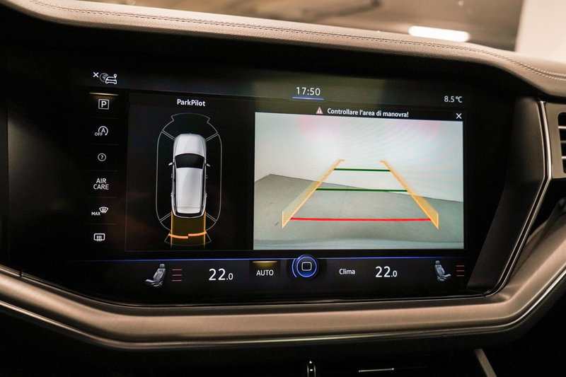 Volkswagen Touareg usata a Varese (18)