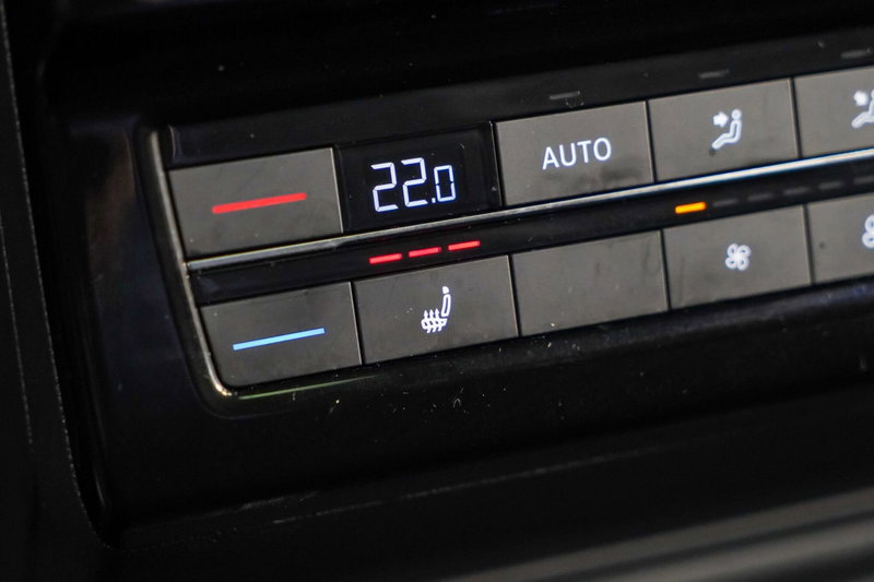 Volkswagen Touareg usata a Varese (20)