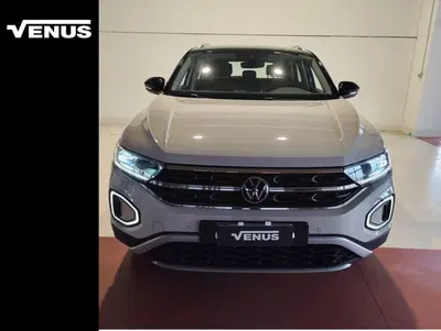 Volkswagen T-Roc 1.0 TSI Life del 2023 usata a Seregno
