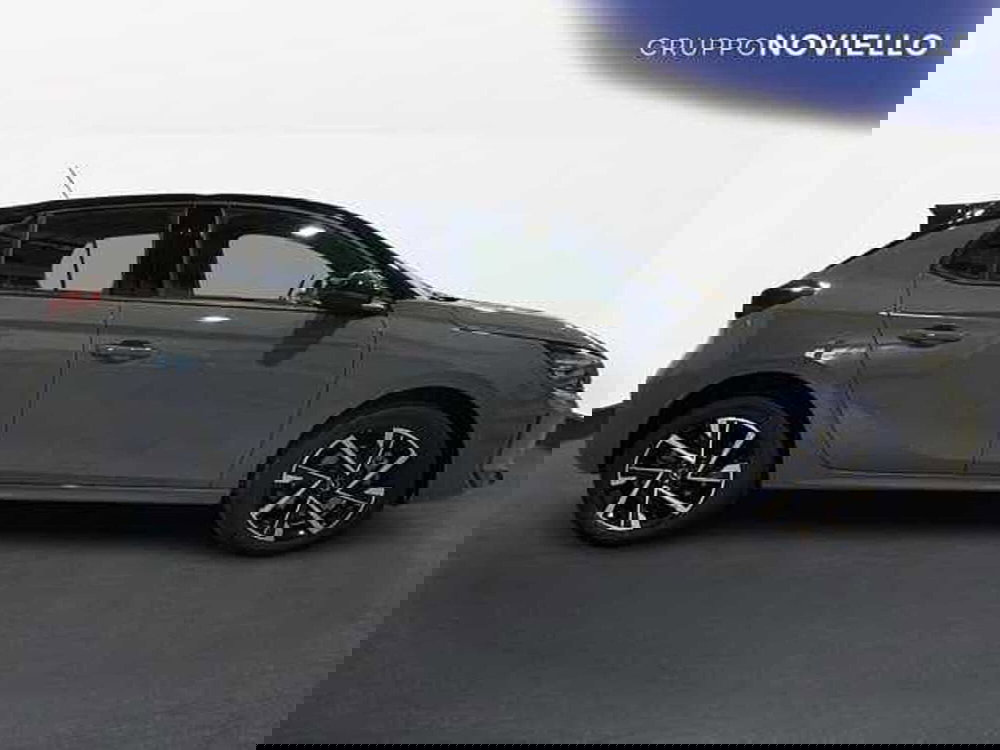 Opel Corsa nuova a Salerno (3)