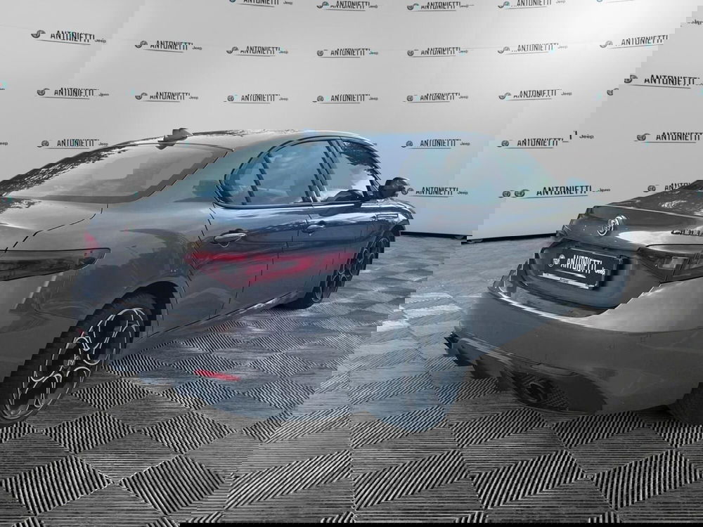 Alfa Romeo Giulia usata a Ancona (5)