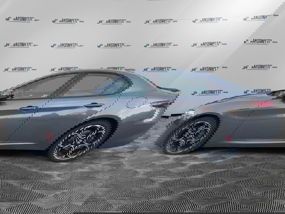 Alfa Romeo Giulia usata a Ancona (8)