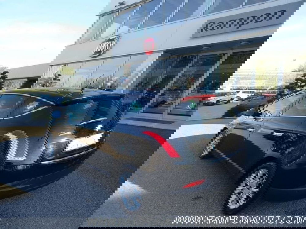 Lancia Delta usata a Venezia (3)