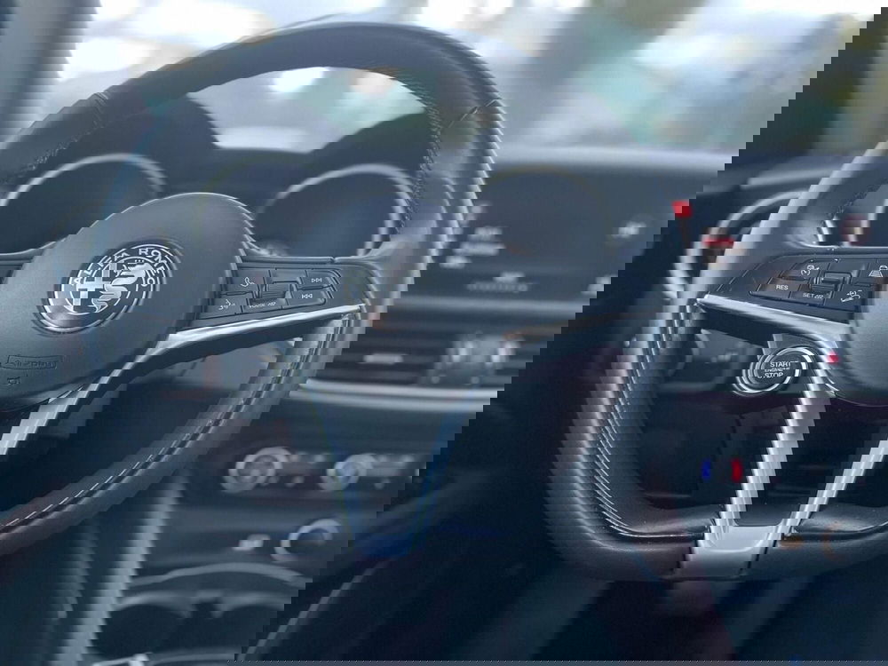 Alfa Romeo Stelvio usata a Ancona (13)