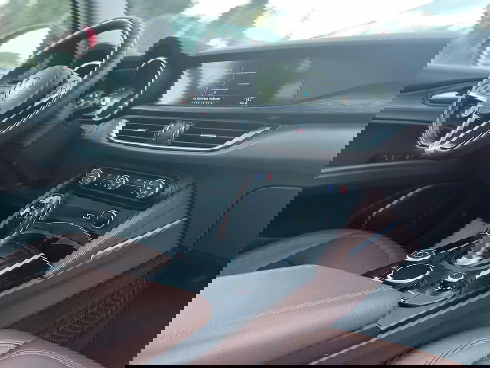 Alfa Romeo Stelvio usata a Ancona (19)