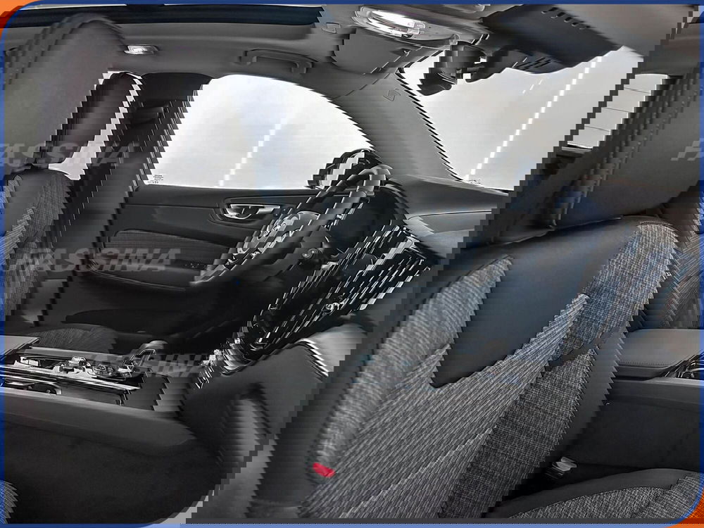 Volvo XC60 nuova a Milano (14)