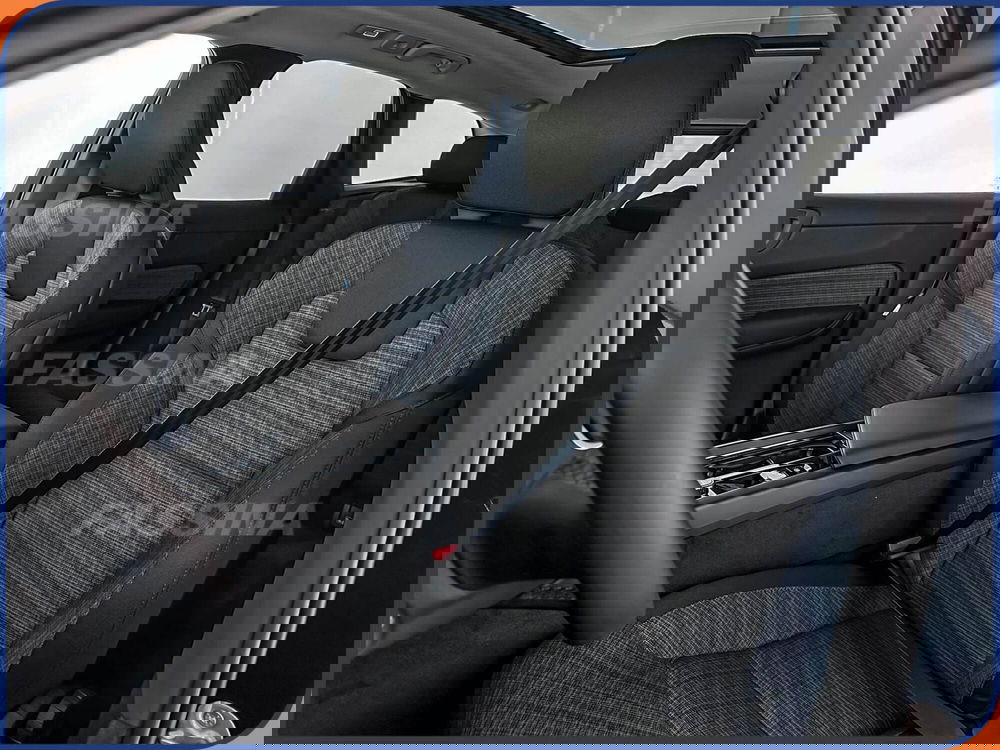 Volvo XC60 nuova a Milano (8)