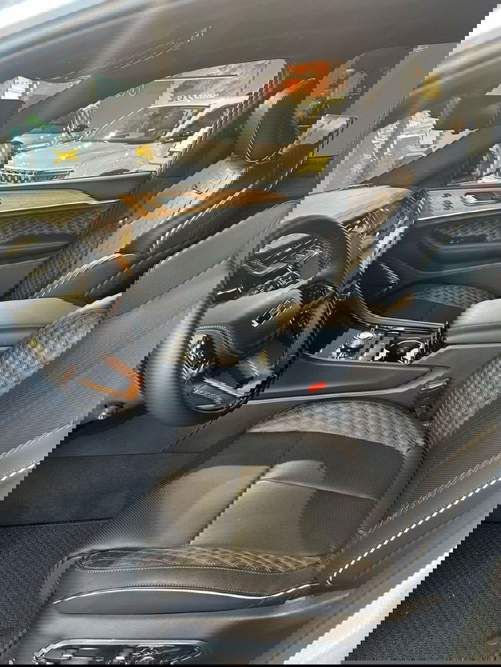 Jeep Grand Cherokee nuova a Lucca (11)