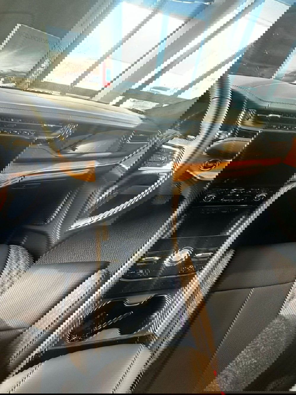 Jeep Grand Cherokee nuova a Lucca (12)