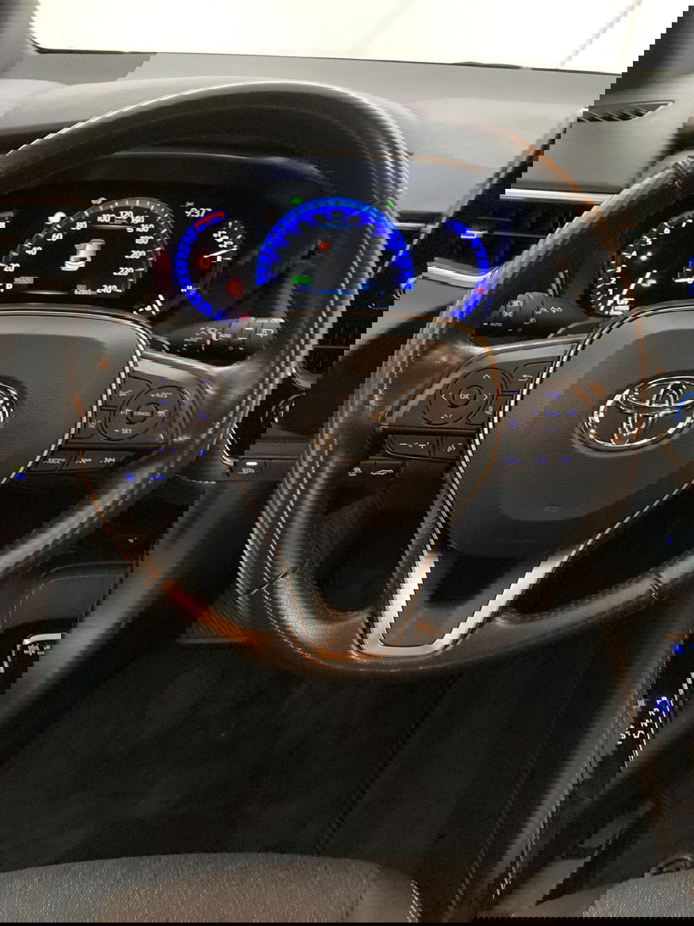 Toyota Corolla Touring Sports usata a Foggia (10)