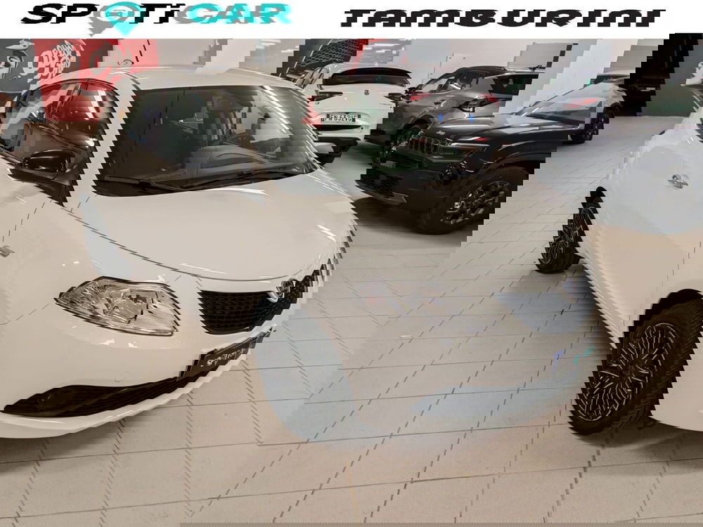 Lancia Ypsilon usata a Arezzo