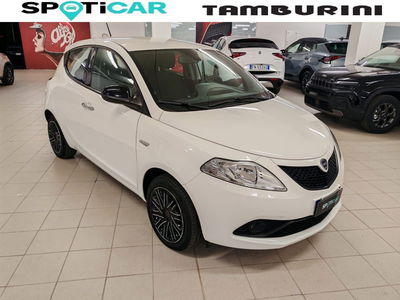 Lancia Ypsilon 1.0 FireFly 5 porte S&amp;S Hybrid Ecochic Silver del 2021 usata a Cortona