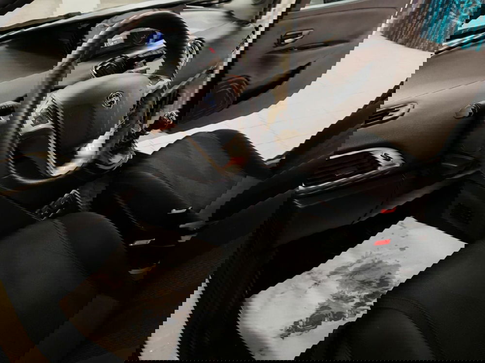 Lancia Ypsilon usata a Arezzo (10)