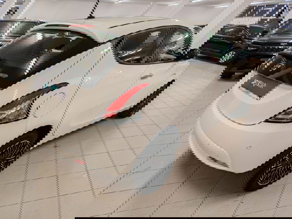 Lancia Ypsilon usata a Arezzo (8)