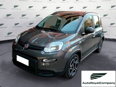 Fiat Panda 1.0 FireFly S&amp;S Hybrid City Cross del 2021 usata a Roma