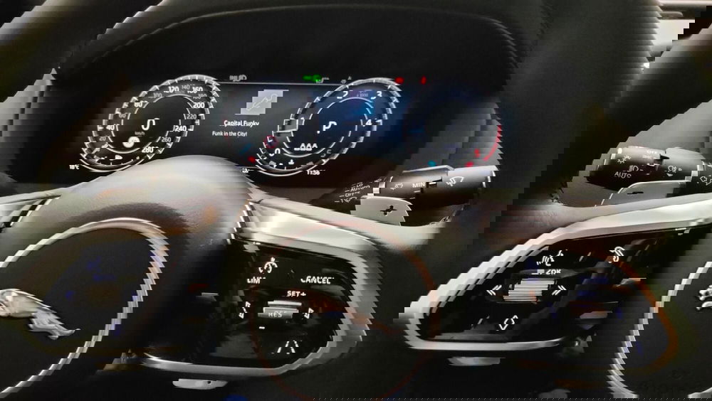 Jaguar XE usata a Verbano Cusio Ossola (11)