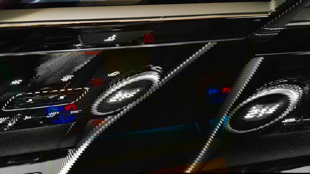 Jaguar XE usata a Verbano Cusio Ossola (13)