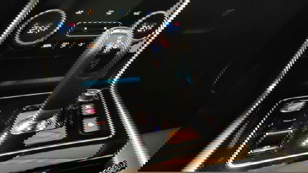 Jaguar XE usata a Verbano Cusio Ossola (14)