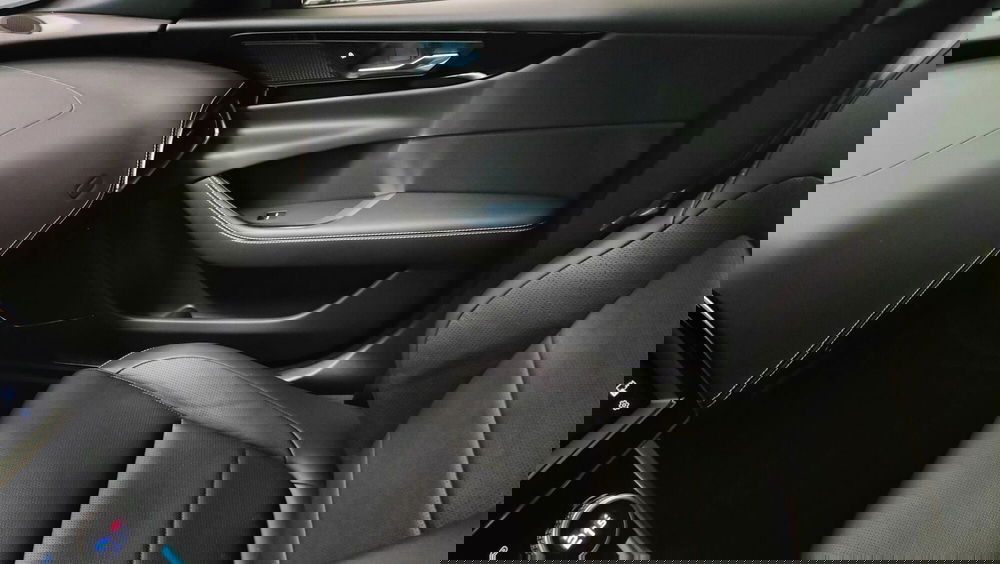 Jaguar XE usata a Verbano Cusio Ossola (15)