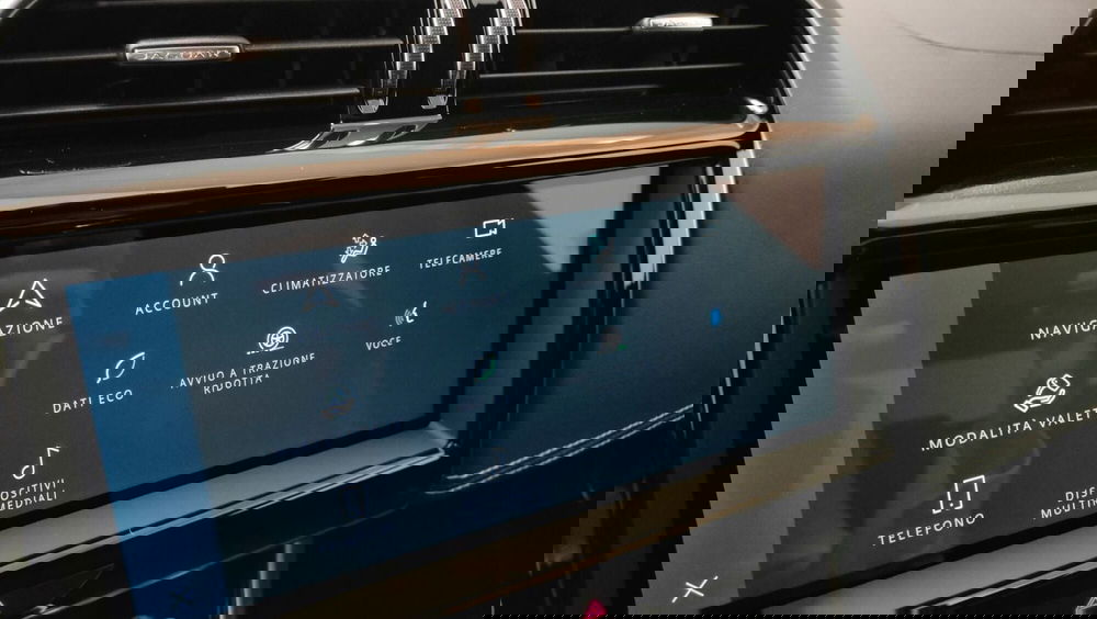 Jaguar XE usata a Verbano Cusio Ossola (18)