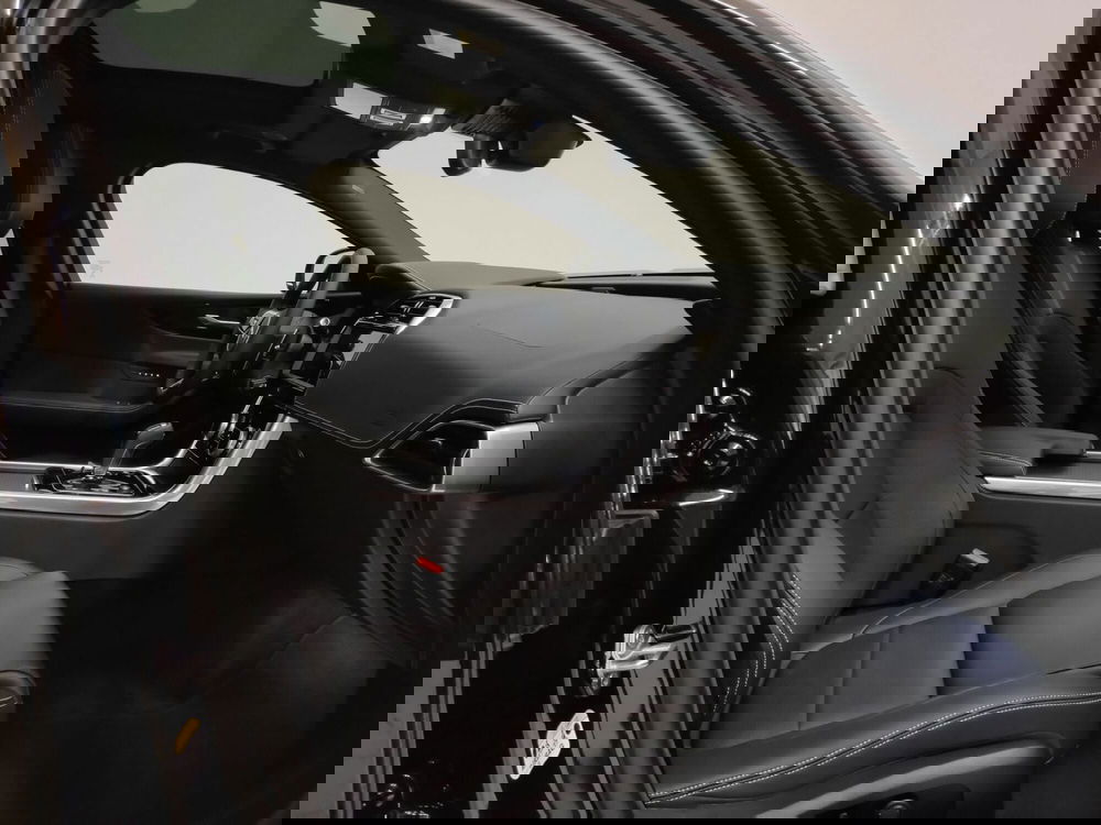 Jaguar XE usata a Verbano Cusio Ossola (3)