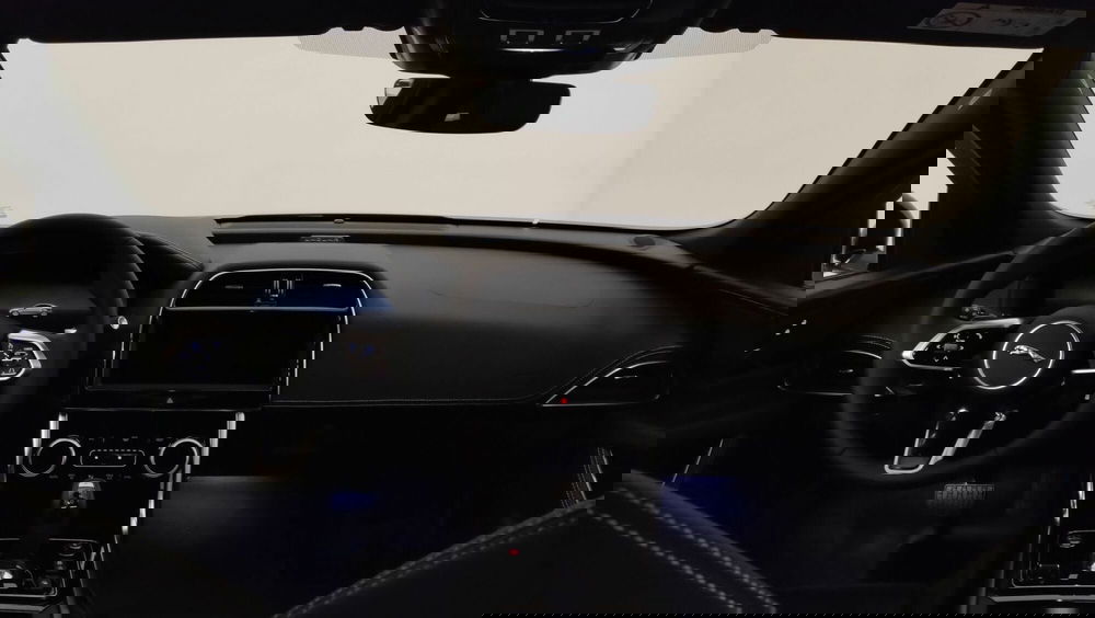 Jaguar XE usata a Verbano Cusio Ossola (4)