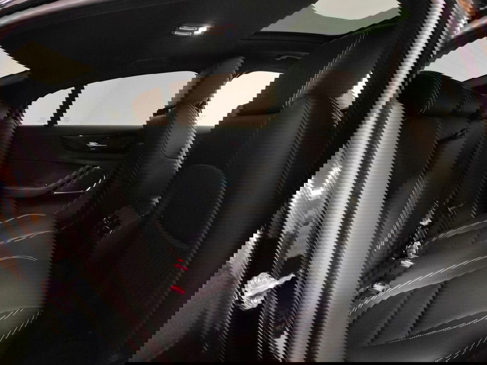 Jaguar XE usata a Verbano Cusio Ossola (5)