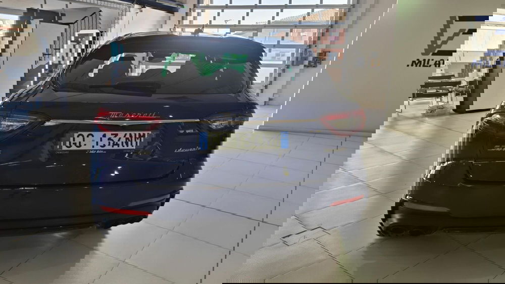 Maserati Levante usata a Milano (17)