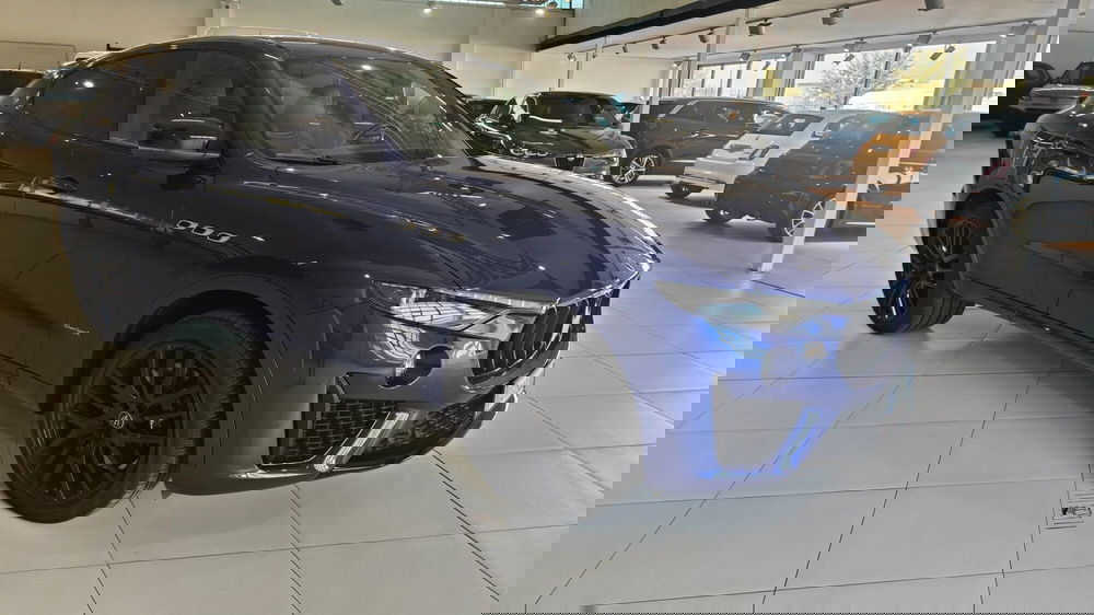 Maserati Levante usata a Milano (20)