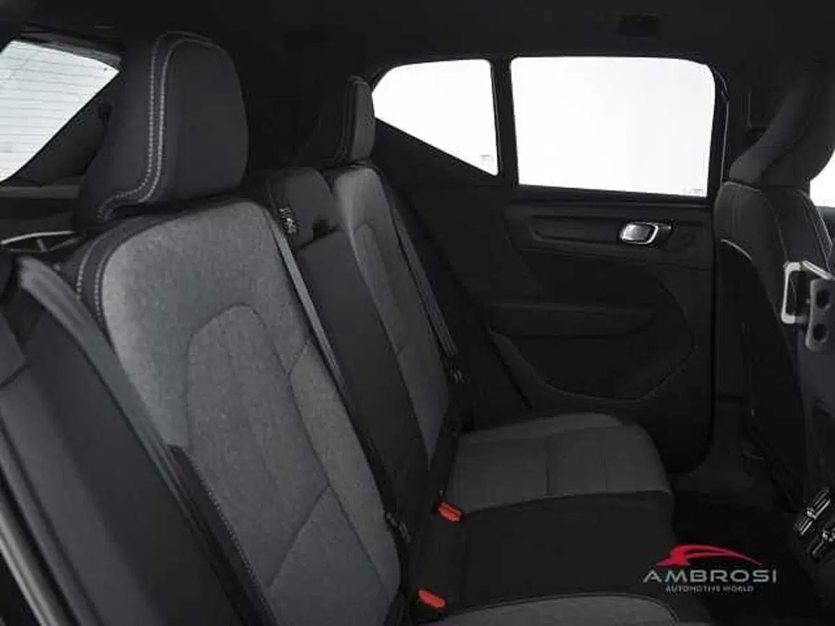 Volvo XC40 usata a Viterbo (11)