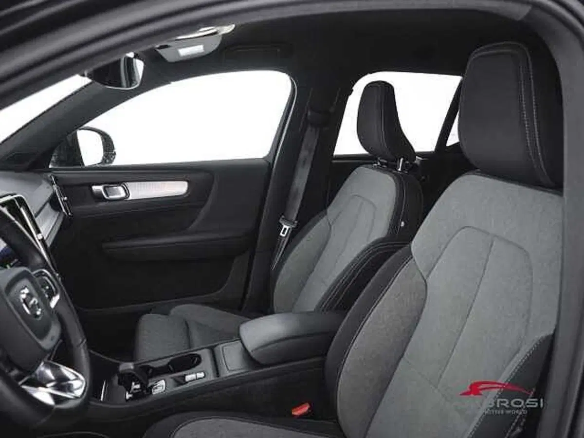 Volvo XC40 usata a Viterbo (9)