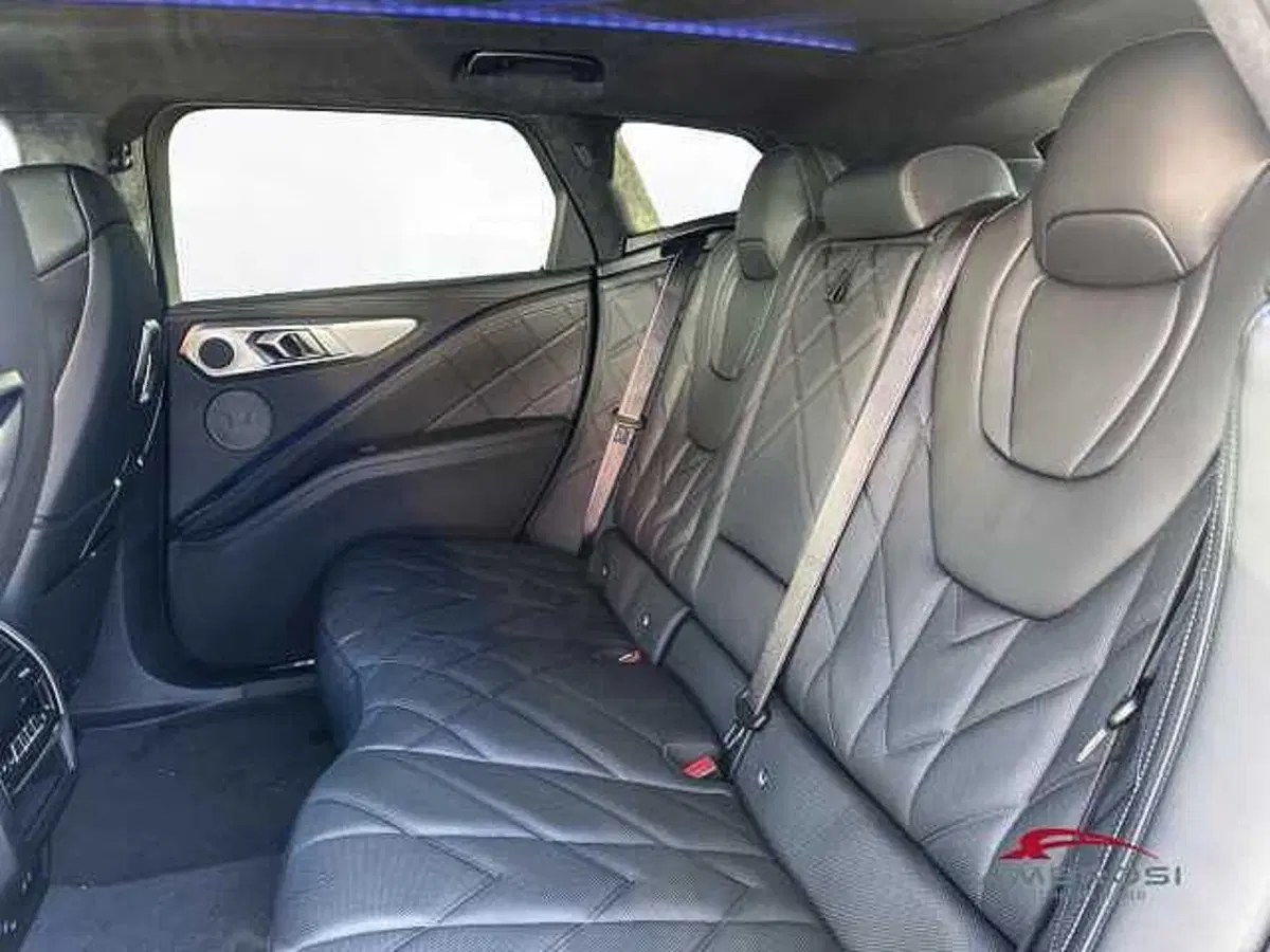 BMW XM nuova a Viterbo (11)