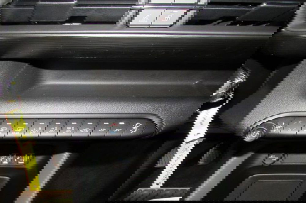 Jeep Avenger nuova a Milano (10)