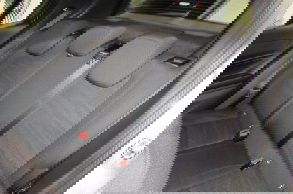 Jeep Avenger nuova a Milano (12)