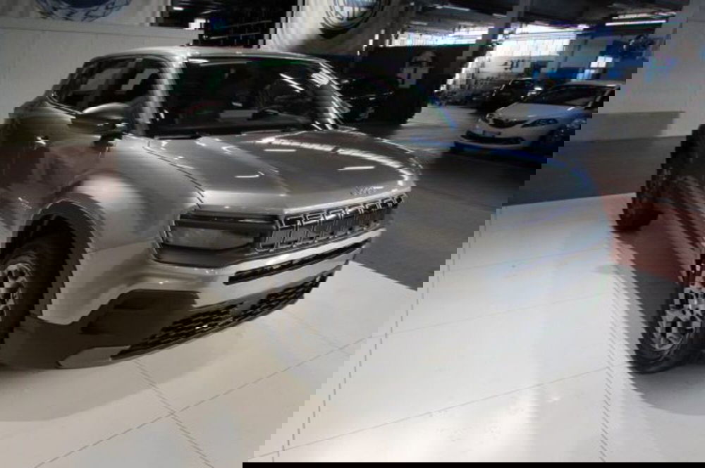 Jeep Avenger nuova a Milano (2)