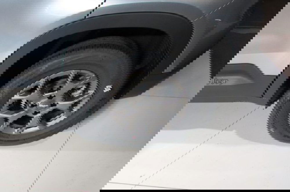 Jeep Avenger nuova a Milano (4)