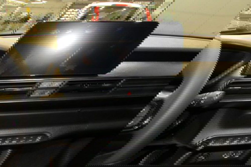 Jeep Avenger nuova a Milano (7)