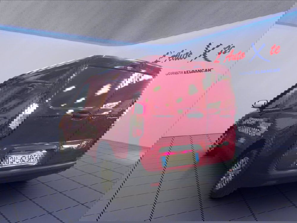 Ford Transit Courier nuova a Milano (5)