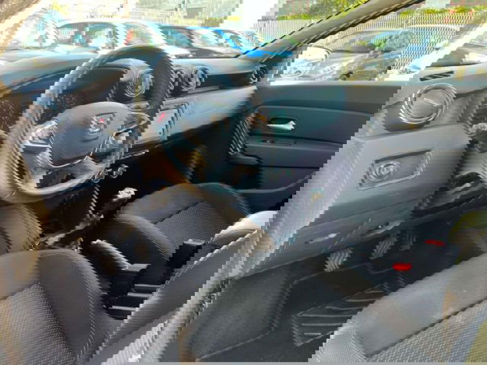 Dacia Duster usata a Savona (9)