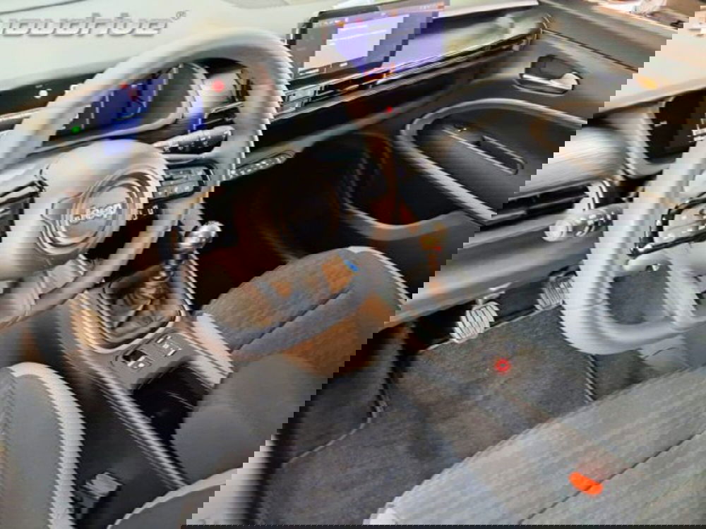 Jeep Avenger nuova a Napoli (10)