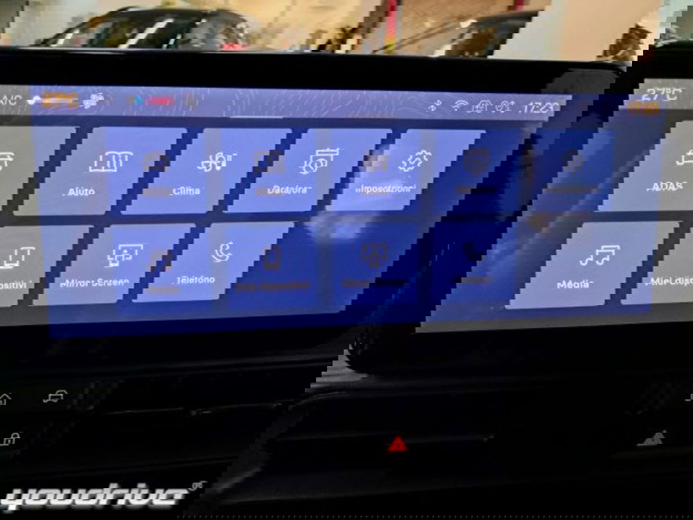 Jeep Avenger nuova a Napoli (13)