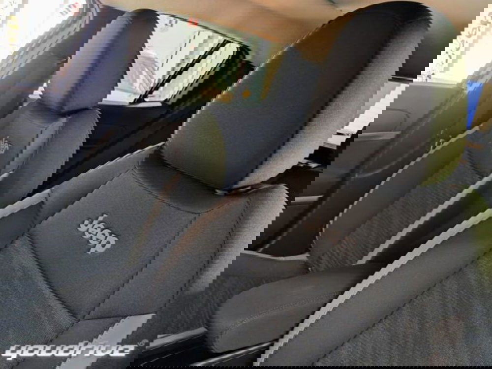 Jeep Avenger nuova a Napoli (19)