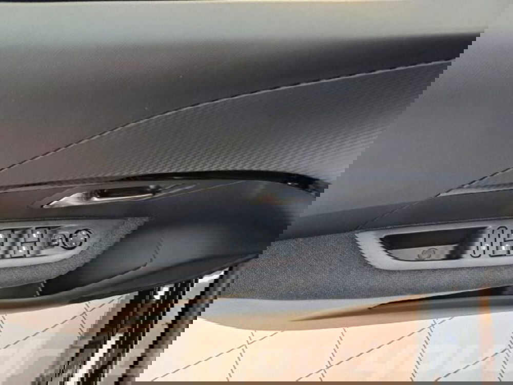 Peugeot 208 nuova a Napoli (18)