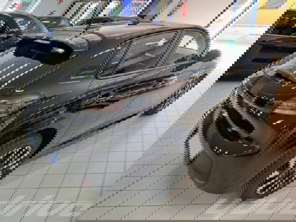 Peugeot 208 nuova a Napoli (3)