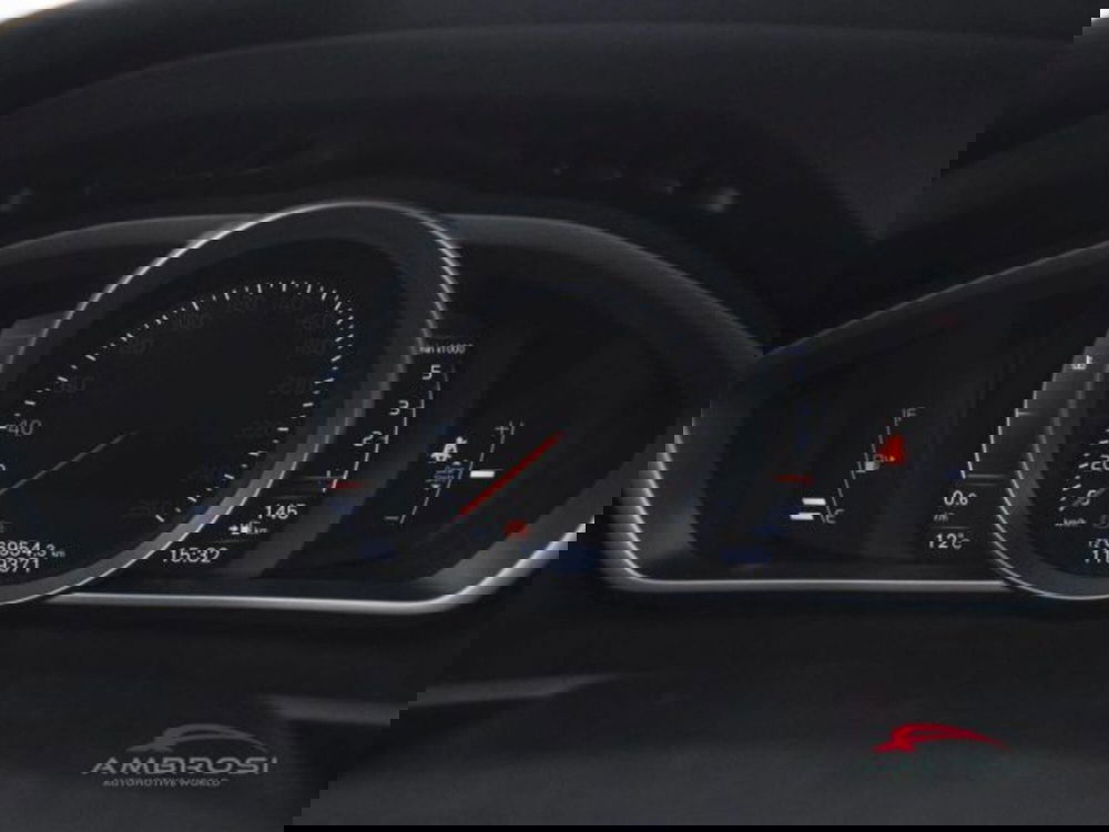 Volvo V40 Cross Country usata a Perugia (13)