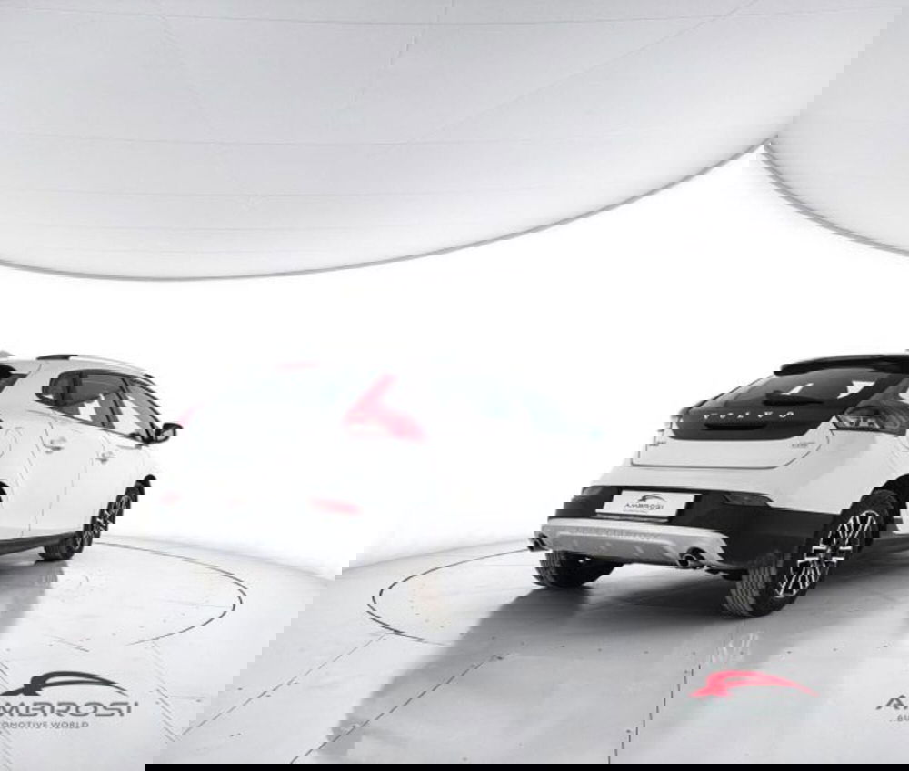 Volvo V40 Cross Country usata a Perugia (3)