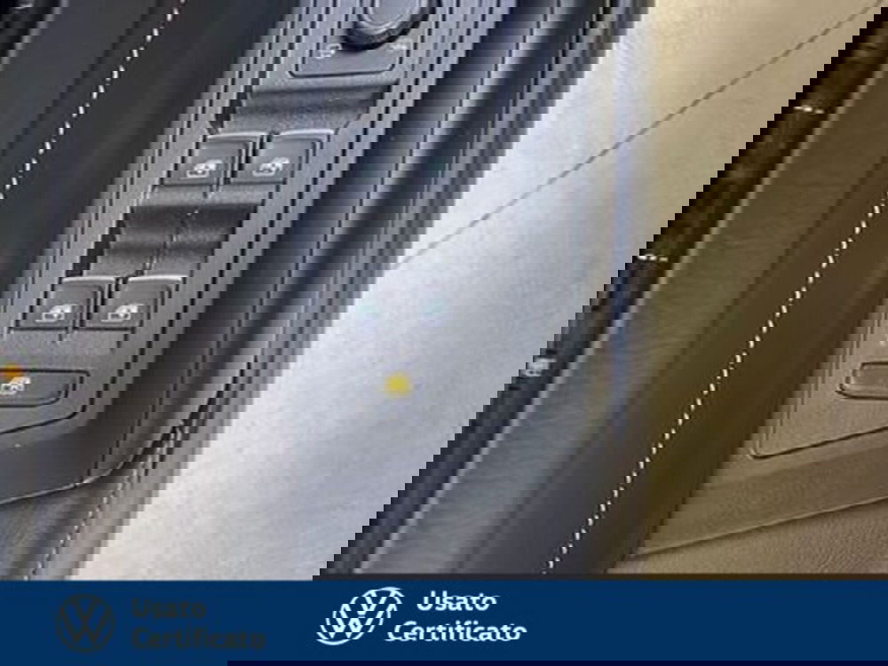 Volkswagen T-Roc usata a Vicenza (17)