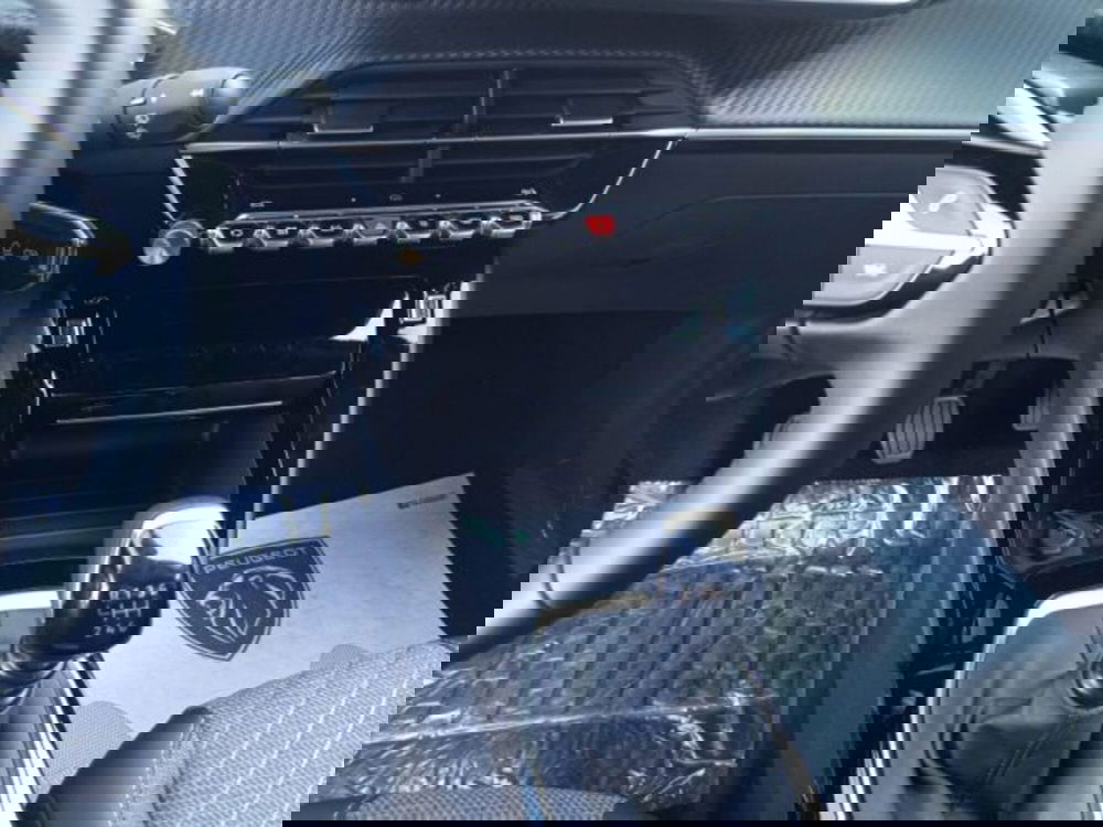 Peugeot 2008 nuova a Frosinone (13)