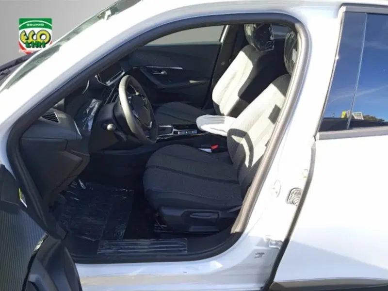 Peugeot 2008 nuova a Frosinone (7)