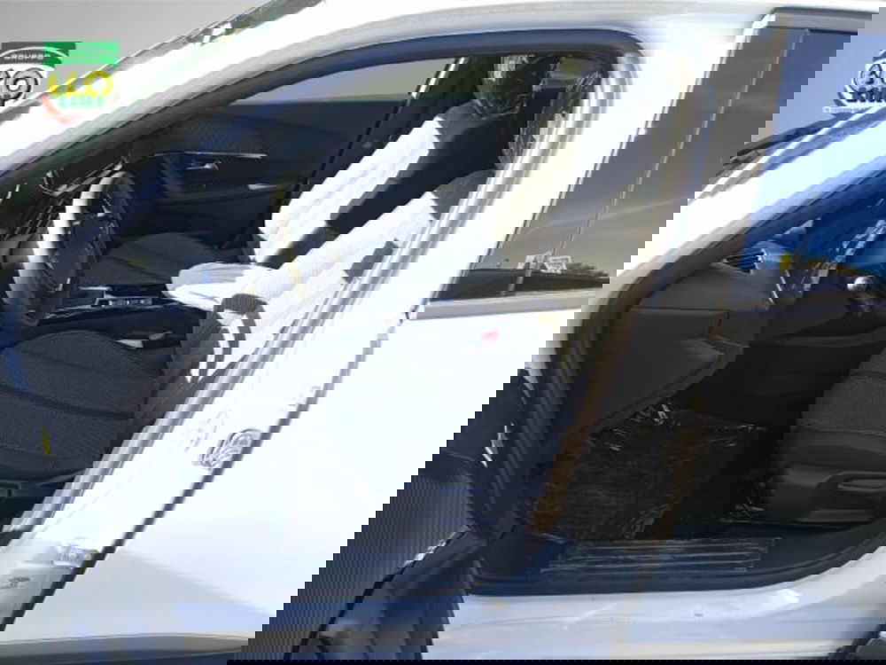 Peugeot 2008 nuova a Frosinone (7)